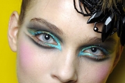 christian-lacroix-fall-2008-haute-couture-graphic-eyeliner-makeup